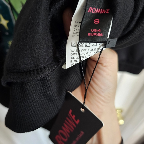 ROMWE TarrynAnnIllustration Figure & Letter Graphic Drop Shoulder Sweatshirt - Picture 4 of 7